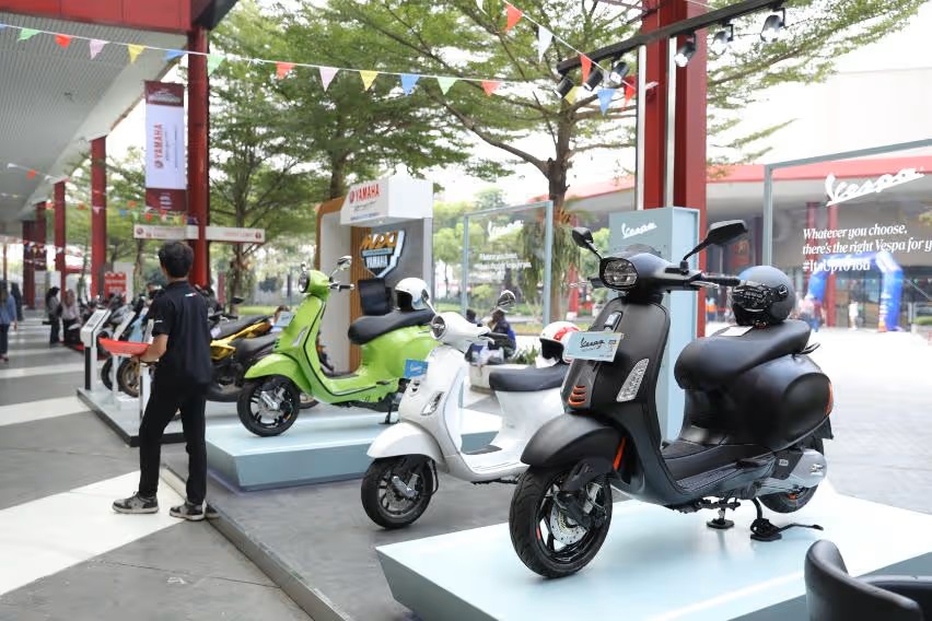 Autovaganza 2024: Piaggio Indonesia Pamerkan Tiga Model Vespa